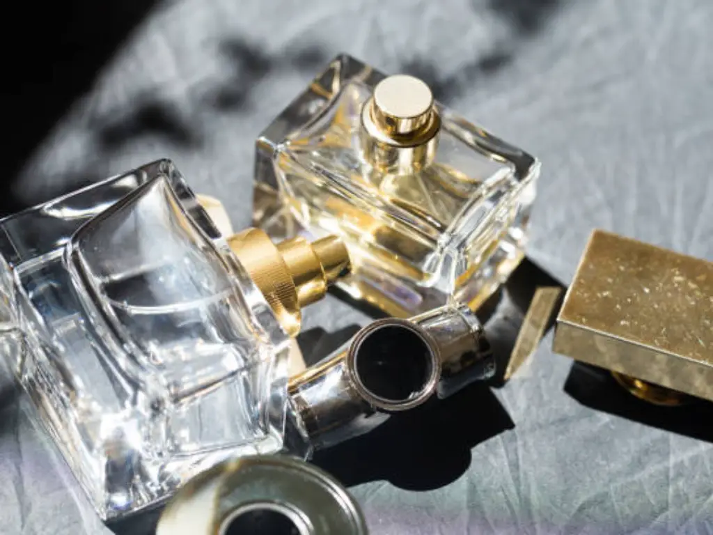 how to open a perfume bottle